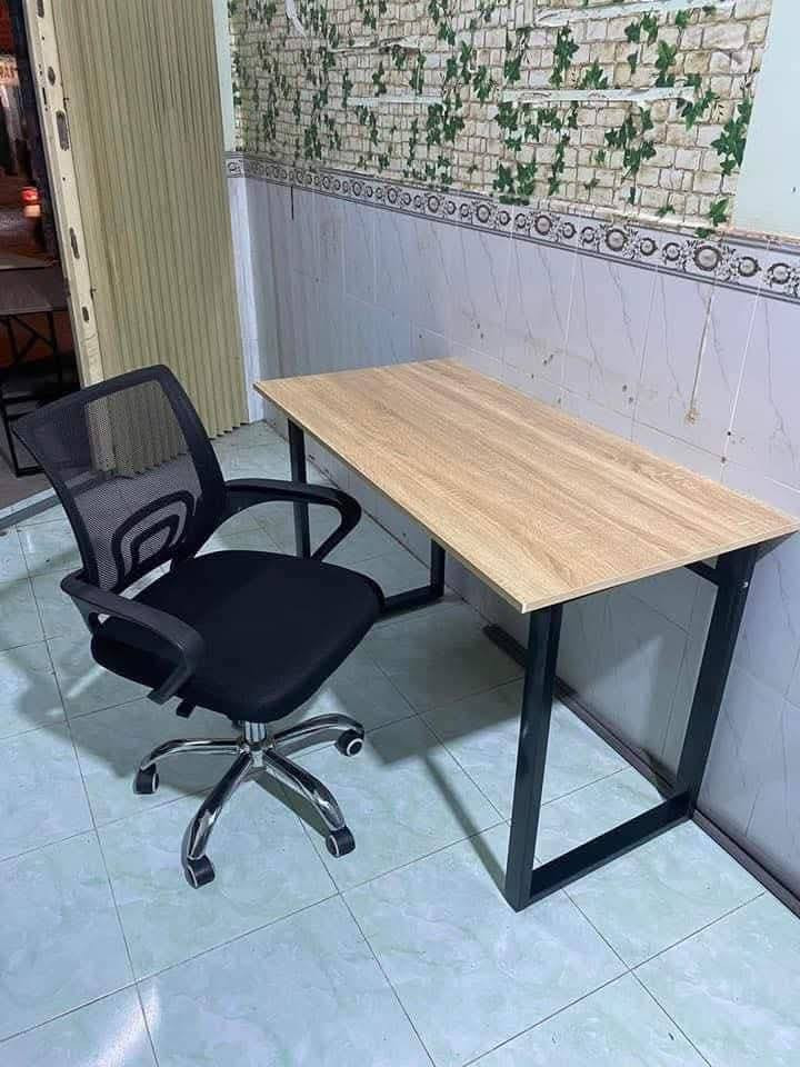 عررررض خااااص 🔥
#كرسي مكتبي أسود أنيق ✔️

🔸مريح للأستخدام اليومي في البيت أو المكتب❤️
🔸تصميم عملي ثابت ومتين✨
🔸خيار مثالي للدراسة والعمل لفترات طويلة
#السعر ٣٣,٠٠٠ الف دينار فقط 🔥
#للحجز والأستفسار مراسلة الصفحة👍
#يوجد خدمة توصيل لجميع المحافظات 🚚

#كرسي_مكتبي #كرسي_متحرك #كرسي_أسود_كرسي_دوار


**إذا كنت صاحب هذا الإعلان وتريد حذفه لأي سبب، رجاءا أرسل رسالة إلى الدعم الفني**