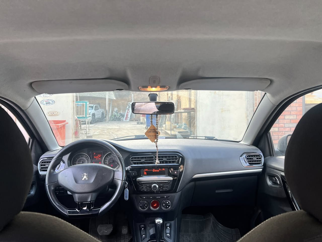 السلام عليكم سيارة بيجو 301 موديل 2014 ماشية 104 الف قابل للزيادة موصفات العمروفة تحك ستيرن حساس خلفي نضام قيادة سبورت و قيادة الطرق الزلقة  مكان السيارة اربيل تحويل مباشر  سعر 83 ورقة وبيهة مجال تواصل على الرقم واتساب ***********
