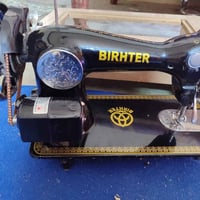 ماكنة خياطة • اصلي • قابل للتفاوض