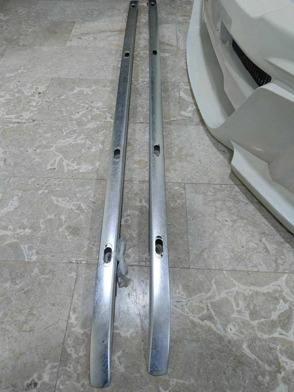 السلام عليكم 
دعامية لاند كروز سبورت + سبايدرات قمارة مال بريم 
سعر 300 و بيهة مجال مكاني بغداد 
رقم / ***********
