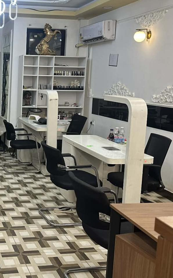 أغراض مركز تجميل للبيع بصورة كاملة او مفردة الموقع المنصور للاستفسار التواصل على الرقم
 ‭٠٧٨٠ ١٤٤ ١١٢٢‬

ميز اكرلك مع مروحة تنظيف حديث عدد ٢ سعر الواحد ٢٠٠ الف 
كرسي جاكوزي تنظيف قدم جديد السعر ٢٥٠ الف
جهاز هايدروفيشل خلل فقط هاند الدهون صيانة سعر ١٠٠ الف 
جهاز بخار بشرة ٥٠ الف
