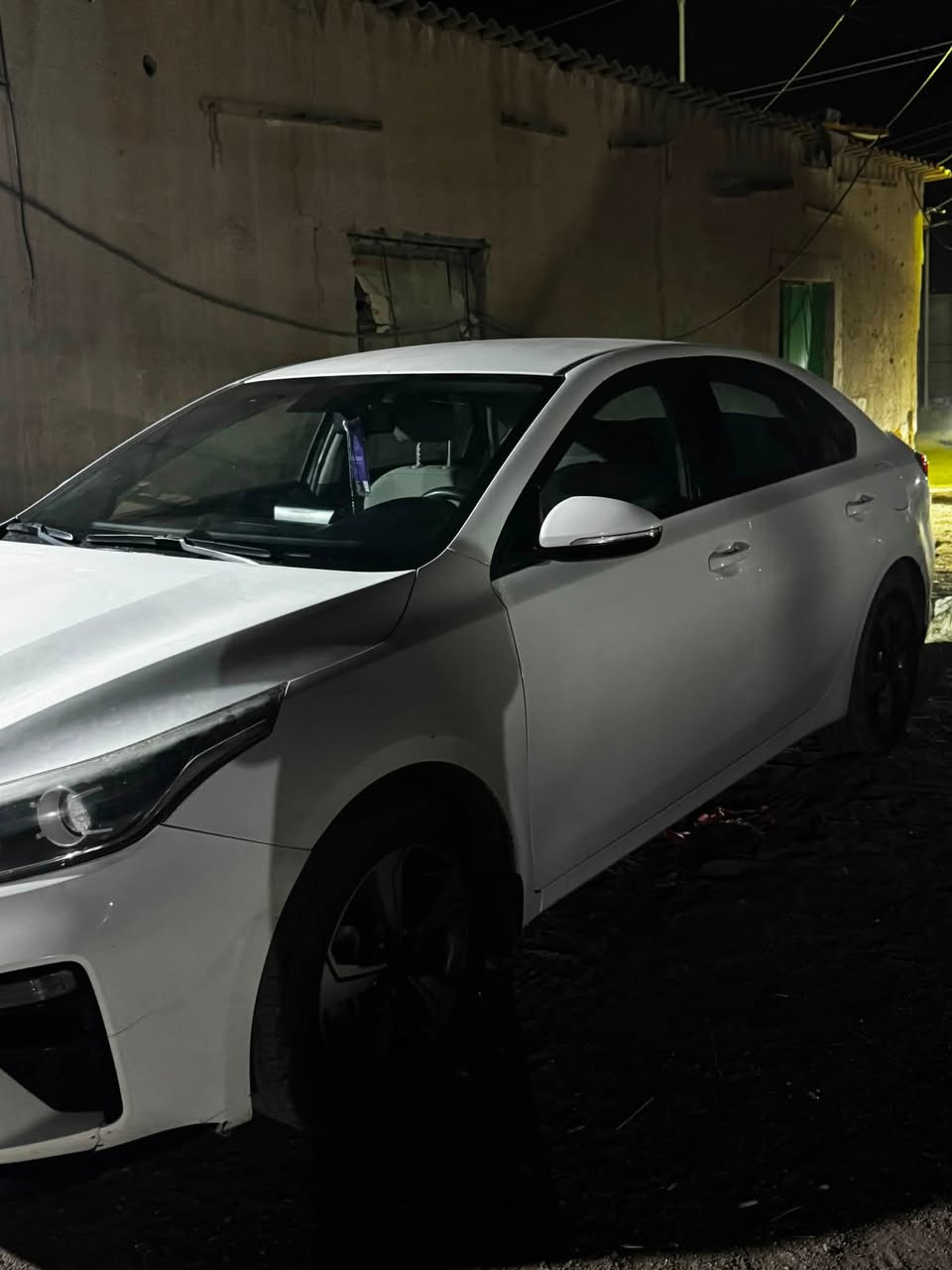 سلام عليكم سيراتو مديل ٢٠٢١ سياره كفاله عده طخات بصيطه  ماشيه ٨٠ الف استخدام شخصي سنويه نفذه  رقم  اربيل مكنها البصره  ***********
