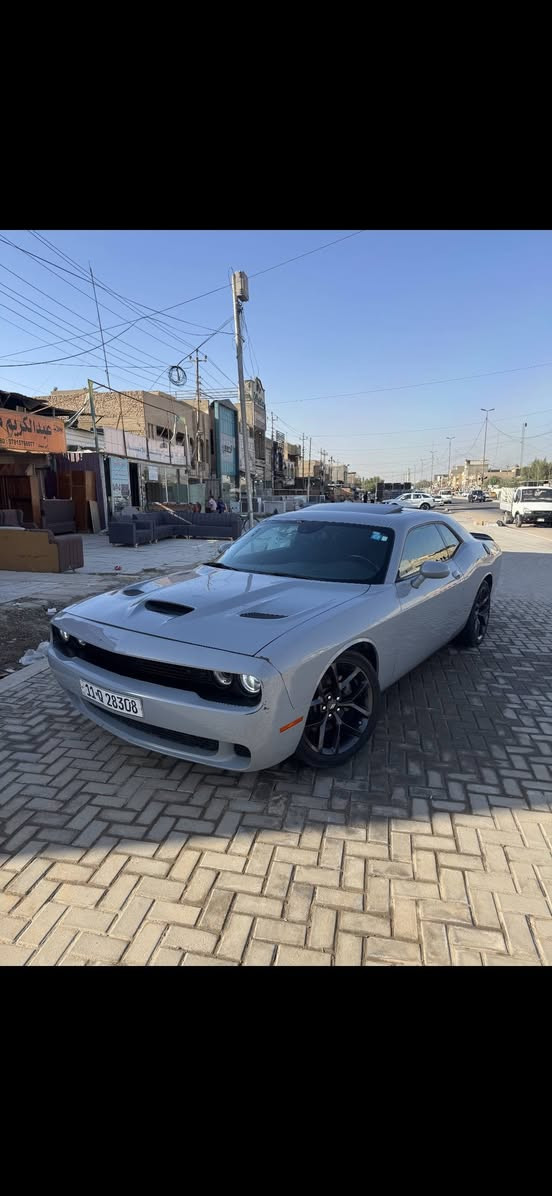 السلام عليكم
للبيع فقط
دودج تشالنجر GT موديل 2022
* محرك 3.6 V6
* ممشى 78 ألف كم
* رقم بغداد جديد
* لون سموك مميز
* مواصفات GT (شفتات، سبورت مود، شاشة، زينون…)
* حادثها جاملغات الوره و بنيد 
* بدون ايرباك
***********

