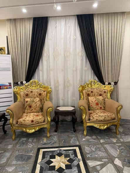 تخم زان مصري دمياطي 10مقاعد مع طبله وسطيه مرمر طببعي مكاني البياع حي التراث شراي اتصل
***********
