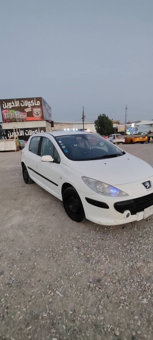 بيجو فرنسي 307 موديل 2006 .لاضربه ولا صبغ السياره كلين الدواخل لوك .الكير والمحرك والتبريد بلشرط التبريد ثلج. 4تايرات جديد .بطاريه والدينمو جديد .دسكات والفلنجات جديد. الكهربائيات عل بلاد كلش نضيف  .السنويه مشروع وطني .السياره اخو الجديد احله من الصوره الحقيقه .السعر 58 بي مجال ***********
