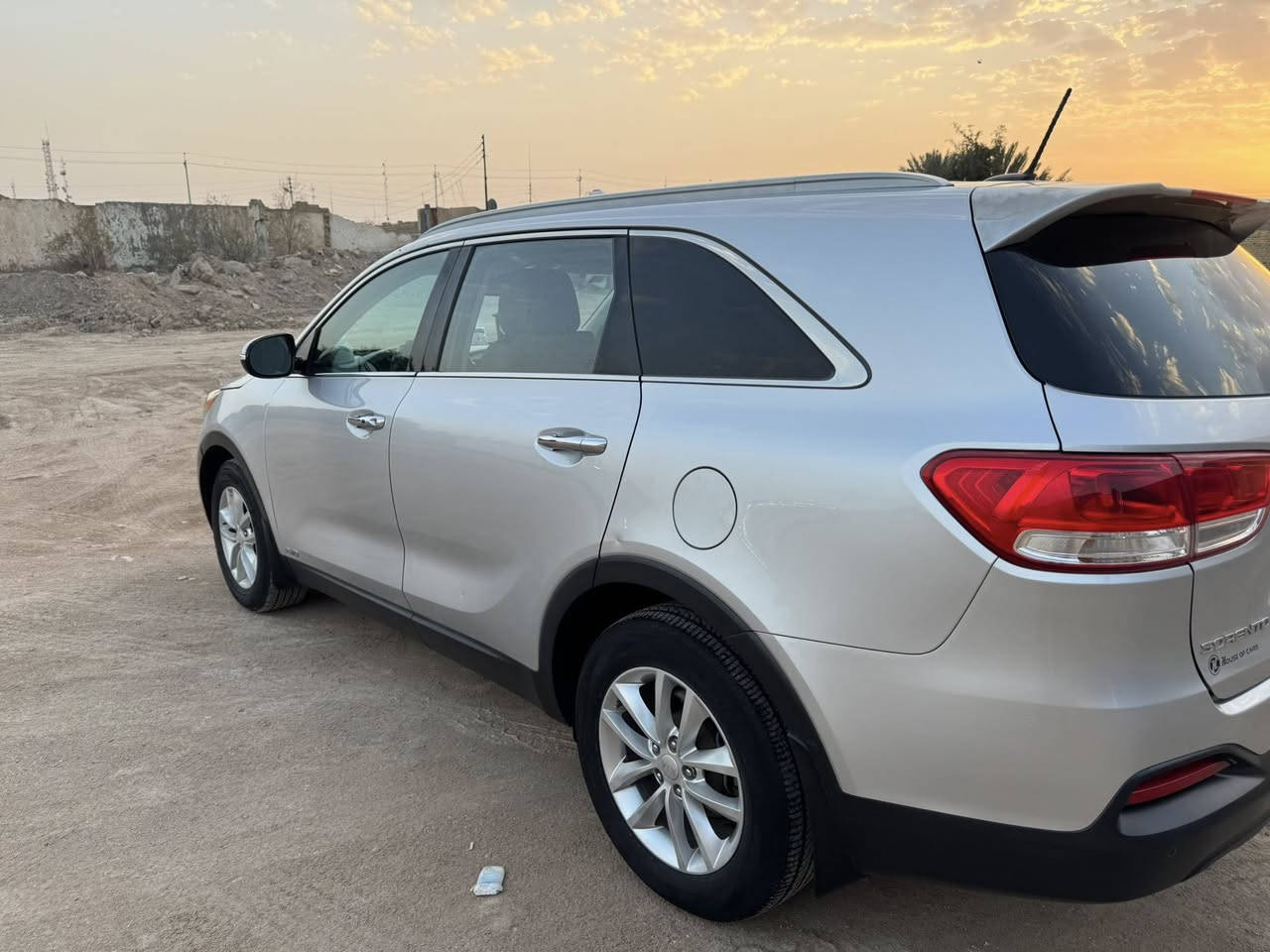 سورنتو وارد امريكي
موديل 2016 رقم واسط بأسمي 
سنويه لنهايه ال28 حادثها طرف الجاملغ وشويه من البنيد بدون لا دواخل ولا ايرباك محرك  2400 تيربو 
السياره فول مواصفات عدا الفتحه سياره نضيفه وجاهزه مابيها اي نقص بيع او مراوس  
مكاني البصره / القرنه 

‏‭***********
