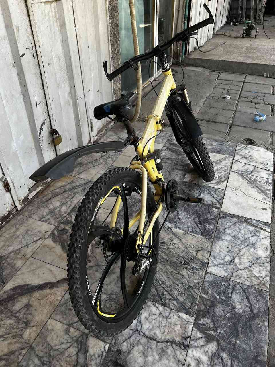 بايسكل للبيع بغداد الامين الثانيه رقم ***********
