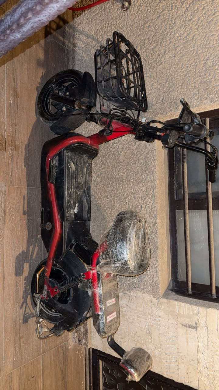 دراجه شحن للبيع  المكان بغداد حي الخضراء *********** السعر ١٧٥ الف
