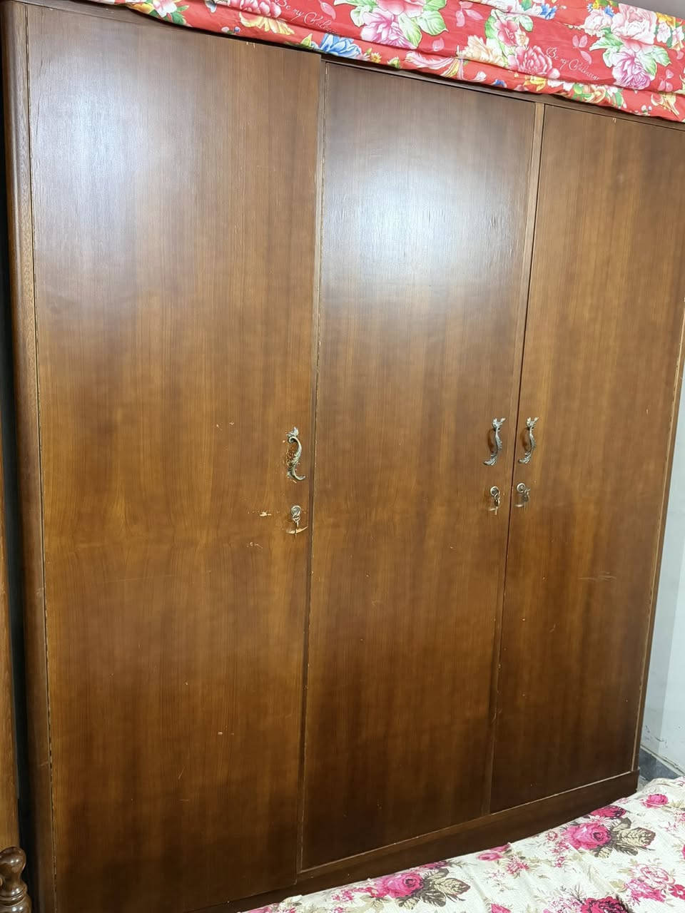 سرير نفر ونص مع كومدي
وكنتور ٣ ابواب
سعر ١٥٠ نهائي 
مكاني زيونه


**إذا كنت صاحب هذا الإعلان وتريد حذفه لأي سبب، رجاءا أرسل رسالة إلى الدعم الفني**