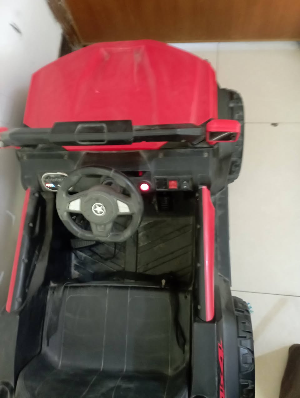 🚗🔥 للبيع سيارة أطفال تعمل بالشحن 🔥🚗
سيارة أطفال مميزة بحالة جيدة جداً
✔ تعمل بالشحن (بطارية قوية)
✔ إنارة أمامية جميلة
✔ مدخل USB (مأخذ فلاش) لتشغيل الأغاني
✔ تصميم رياضي جذاب
✔ مناسبة للأولاد والبنات

💰 السعر: 100,000 دينار فقط
📍 المكان: الحلة


**إذا كنت صاحب هذا الإعلان وتريد حذفه لأي سبب، رجاءا أرسل رسالة إلى الدعم الفني**