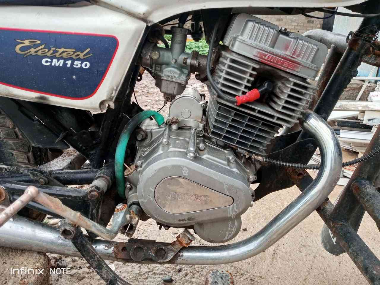 دراجه البيع مكاني بعقوبة قرب جامعت ديالى سعر 200 وبي مجال ***********
