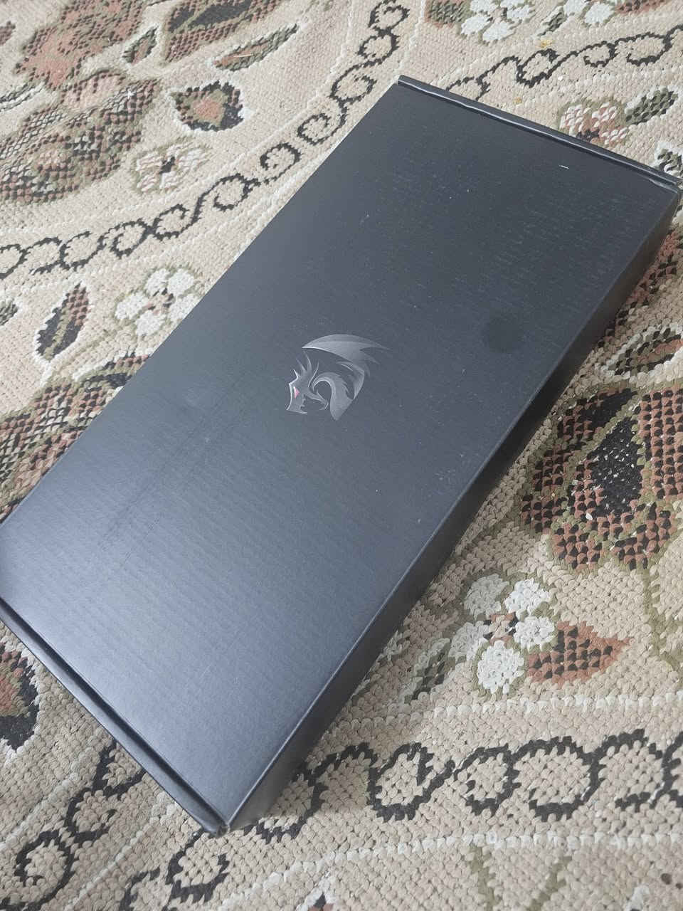 كيبورد يحلم بيه كل ابو pc 😂😂😂
ريد راكون لوك مشام الهوه😍😍
ملحقاته مو طبيعية


**إذا كنت صاحب هذا الإعلان وتريد حذفه لأي سبب، رجاءا أرسل رسالة إلى الدعم الفني**