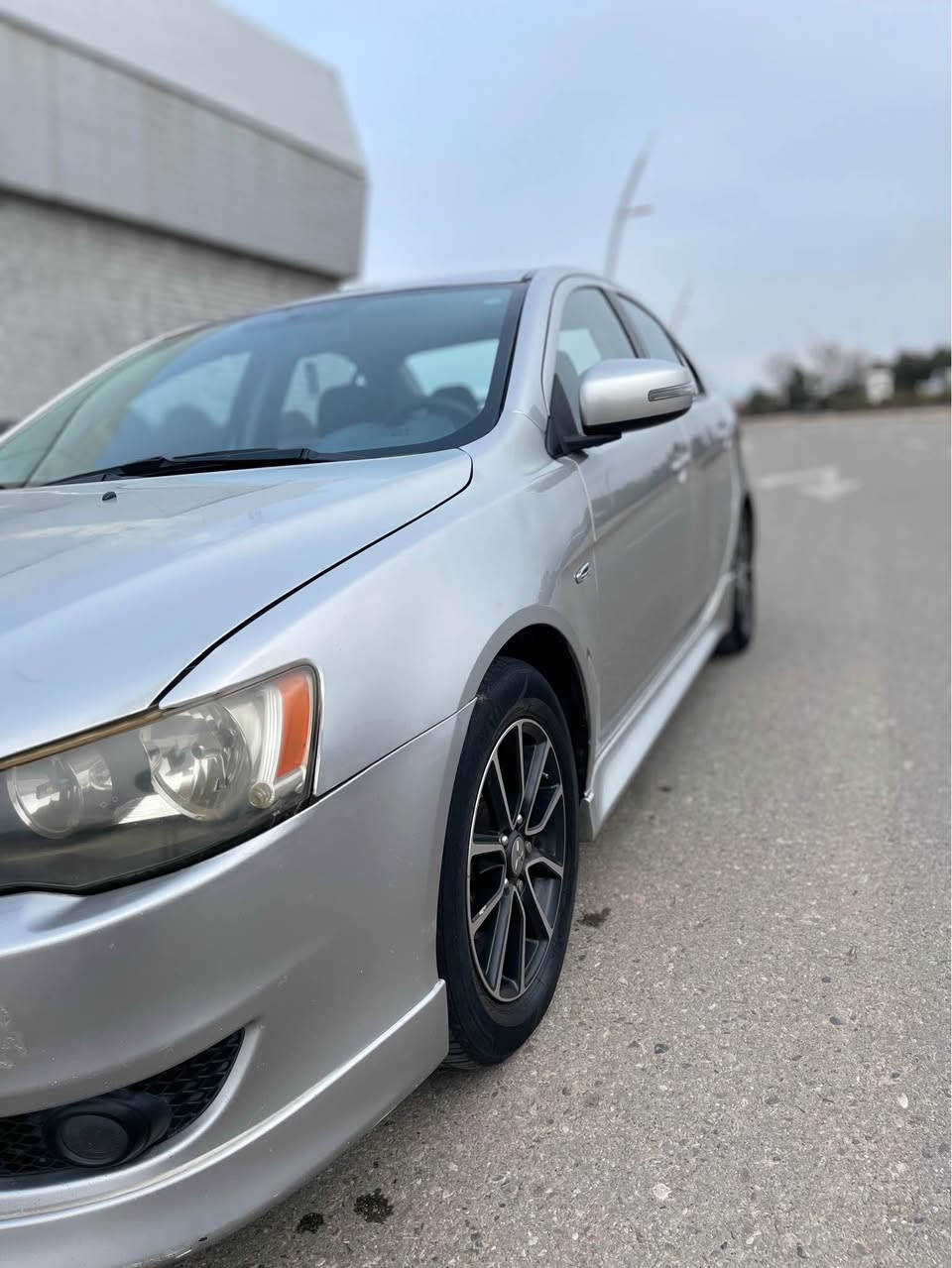 لانسەر قرش ئەمریکی ٢٠١٧
مەکینە ٢٠ مەرغوب 
ئیکۆ
تراکشن
سوکان ڤۆلیۆم
تەحدید سورعە
دوو پارچە و دوو پەڵەی هەیە من بە سێ پارچە پێت ئەفرۆشم
سەنەوی تا ٢٠٢٨ تازەیە 
مەکینە و گێڕی بە شەرت 
ماڵی دۆستە و بێسەر ئێشەیە
نرخیشی ٩٩$ گەڵا و مەجالێکی برایانە
*********** السليمانية, العراق
