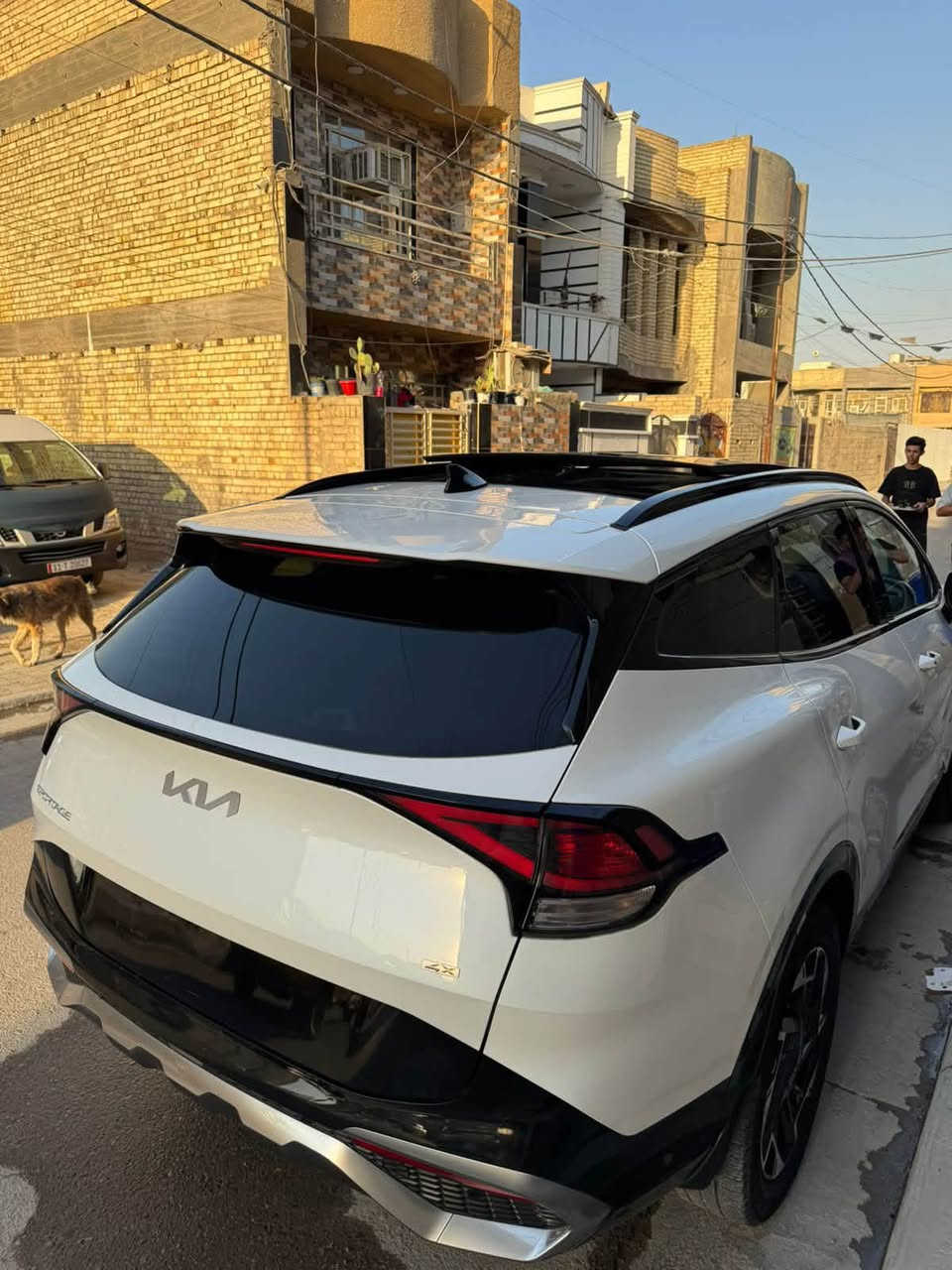 سبورتج ٢٠٢٣ للبيع 
السيارة بدون رقم نظيفة وجديده وفول مواصفات بدون دواخل وبدون ايرباك واضح حادثها بالصور
١٨٨ بيهه مجال مكان الامين الثانية
***********

