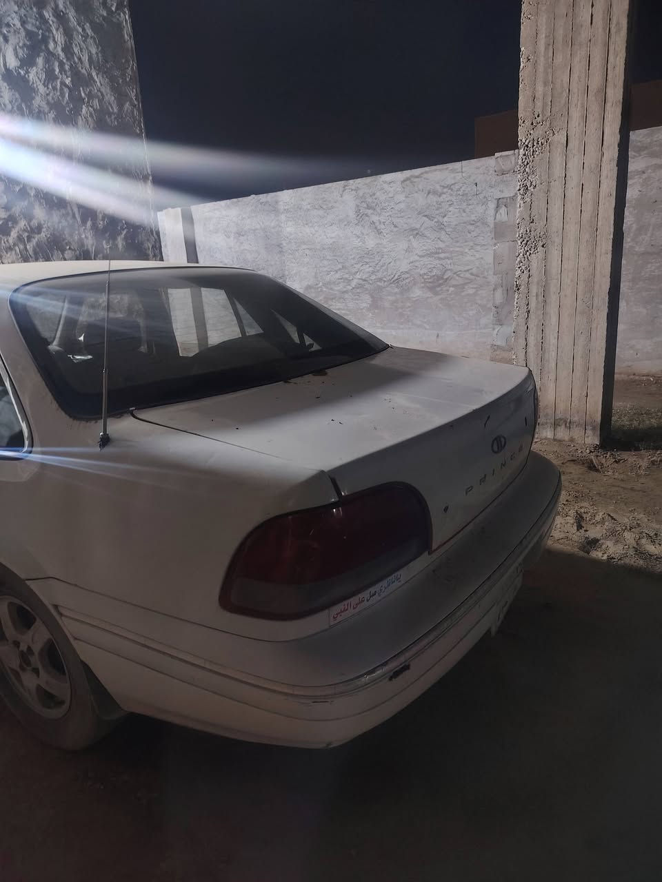 برنس للبيع موديل 1996 كير ومحرك خير من الله  نضيفه الكشر كدام العين للتواصل *********** السعر 30 وبيه مجال المكان الرمارمادي
