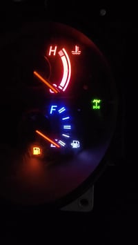 عينه تيوتا هايلوكس للبيع  الف شغل بلاد 100/100 ظمآن بالعينة تفحص وتشوف...