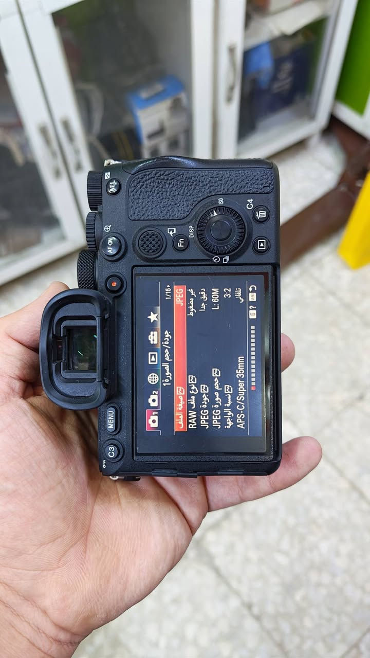 سوني a7R4  سعره مليونين و 200الف شتره 13k
سوني a7IV سعره مليونين و200 الف شتره 33k 
سوني a7III سعره مليون و 400الف شتره 9k
نضافه فول 100٪ كامل ملحقات اصليه كارتون 
مكاني بابل ***********

