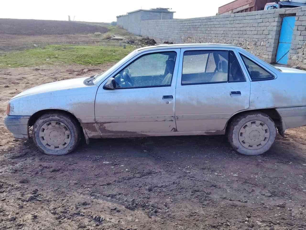 سلام عليكم كاديت للبيع رقم نينوى الماني سياره  جاهزه شرط تحويل السعر 30 وبي مجال استف رقم *********** بي وتساب
