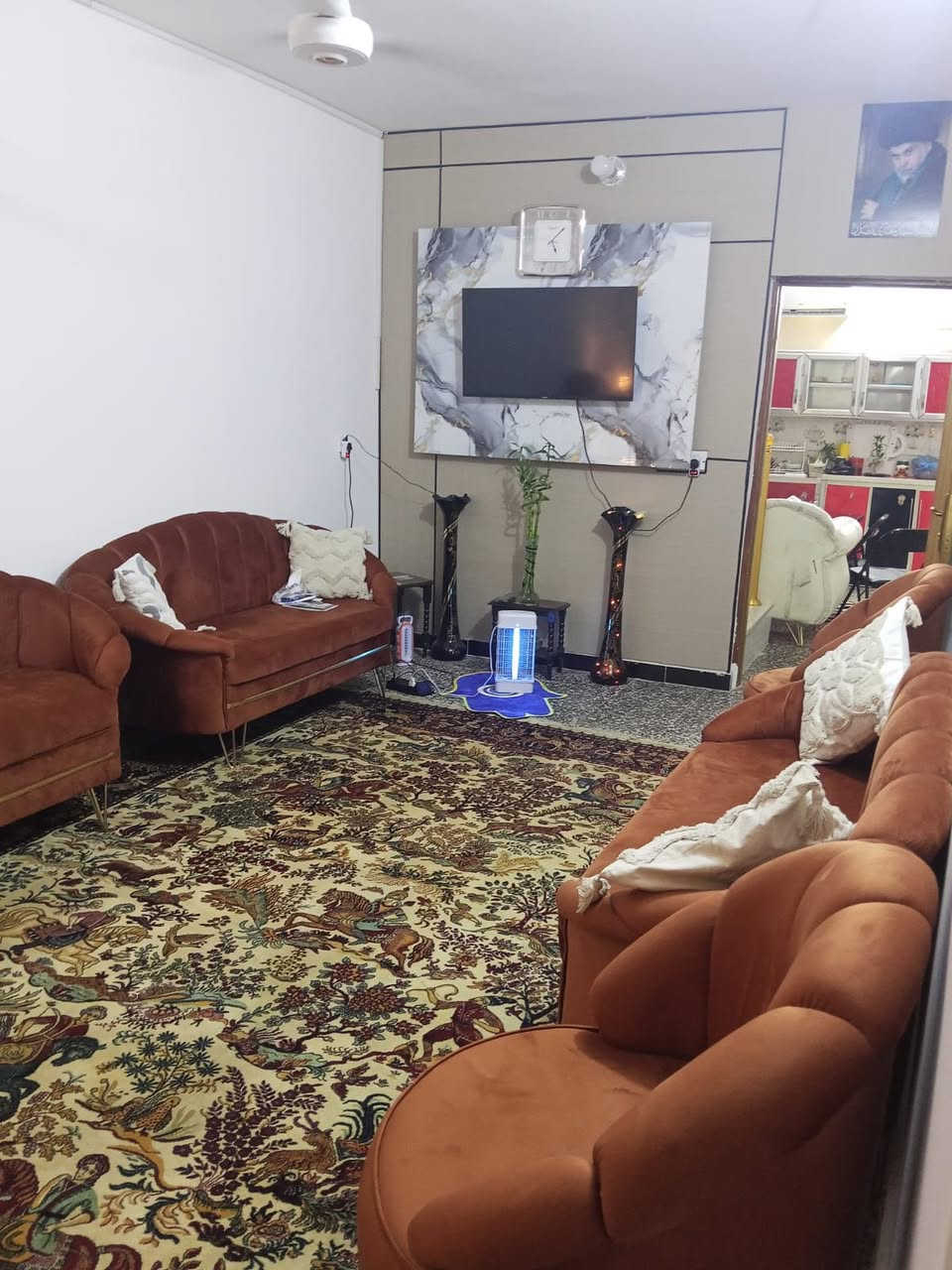 بيت زراعي سند 25 قرار محكمه على محكمه الزهور موقعه بوب الشام مدخل المعسكر مجاور مجمع الارض الزكيه يبعد ثاني قطعه عن الشارع مساحه 100 متر واجه 5 نزال 20 مي وكهرباء ورصيف خط مولد مجاني بي 24 ساعة بالاضافة الى الوطنيه صاير على شارع الرئيسي شارع الاوسمة سعر البيت 40 مليون وبي مجال بسيط كلش سبب البيع متوازي على فلوس البيت بناء 2025 للاستفسار الاتصال على الرقم ***********
