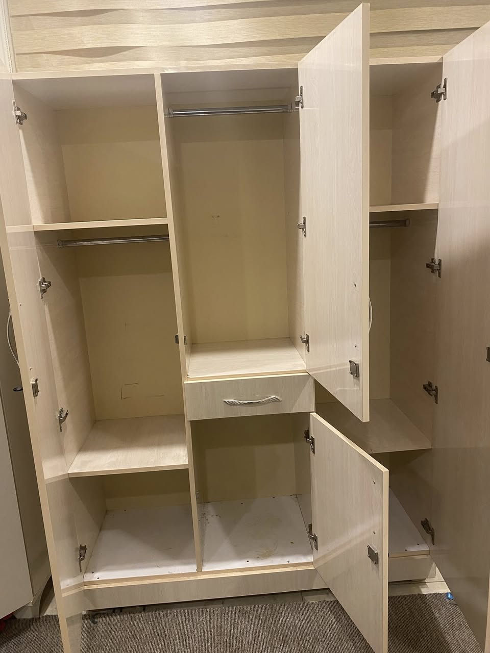 السلام عليكم كنتور مستعمل بسيط المكان اربيل نازناز السعر 120,000   ***********
