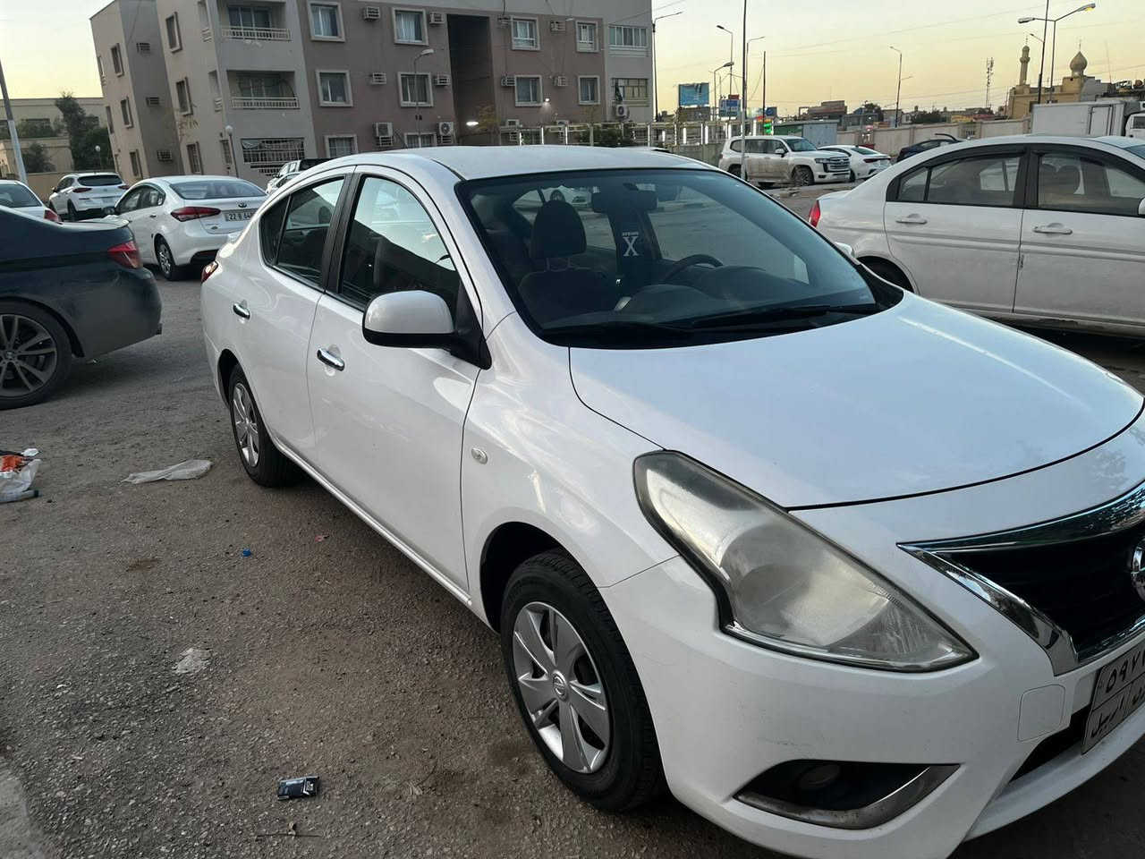 سلام عليكم
نسيان صني هندي ٢٠٢٠ نظيفة جدآ الويل ما نازل  استعمال خاص ،، بيها فقط بارد أربع أصابع بالجاملغ الخلفي معدل وراجع نفس البلاد وشويه رصعة جوه الباب والباقي نضيف ، السيارة تحكم ستيرن والباقي معروف مواصفات الهندي 
السعر ١٠٥ $ 
ما موجود فيس 
اتصل ***********
السيارة بالنجف
