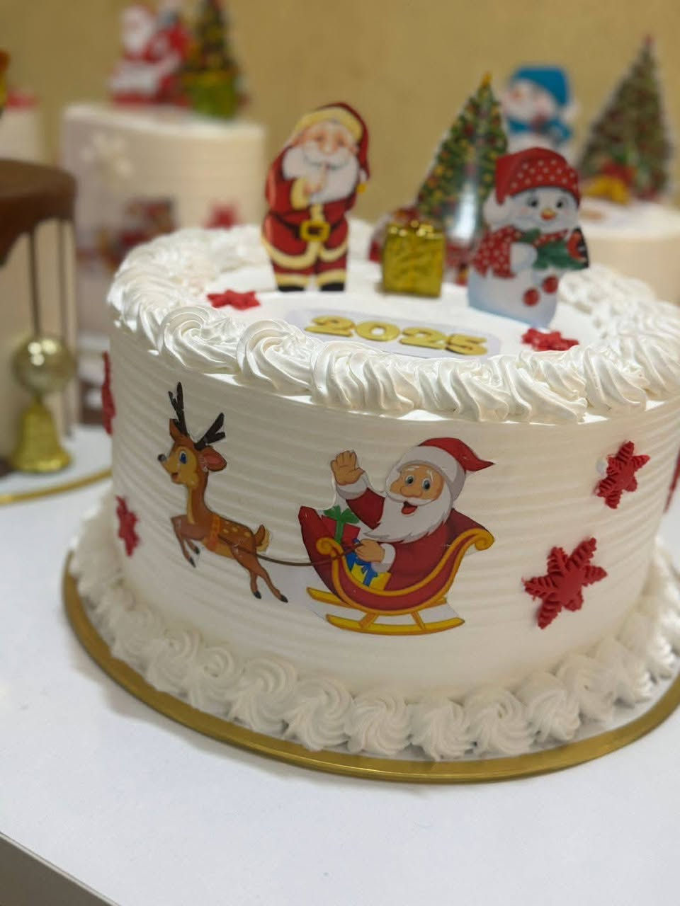 زبائننا الكرام كل سنه وانتم بالف خير
 تم فتح الحجز مستعدون لتجهيز كافه الطلبيات كيك رأس السنه الميلاديه هناك تخفيضات سارعو بالحجز  تجهيز كيك رأس السنة الميلادية 2026
الأسعار تكون حسب الشغل والحشوات والقياسات ومستعدون لتجهيز المحلات ايضآ وكذالك لطلب كيك نفس شغل المحلات يكون متواجد ان شاء الله اي استفسار خاص او الأتصال على رقم او واتساب ***********
وردة الصباح للكيك 
يوجد توصيل كنعان
