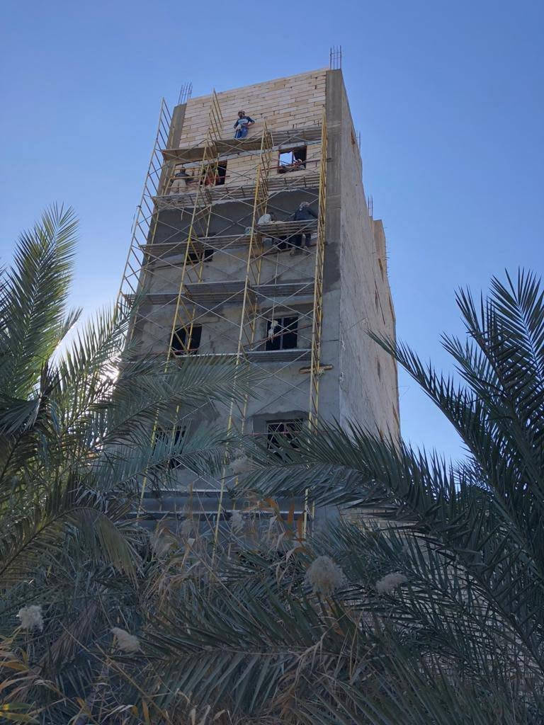 السلام عليكم عماره للبيع بسم صاحب الملك رسمي مباشر ست طوابق شقق كربلاء شارع الإمام الصاظق دقيقه عن صاحب الزمان ع تصميم مصعد 104م هاذا رقمي السعر 900وبيها مجال للشراي التفاصيل
مساحه القطعه  104
كل طابق فيه شقتين 
شقه غرفه وصاله ومطبخ اوبن وصحيات شرقي وغربي
الشقه الثانيه غرفتين وصاله ومطبخ ابن مفتوح وصحيات شرقي وغربي
نظام مصعد كهربائي
ماء ومجاري كامل
مقطع مع جراجيب الخشب
الطابق الارضي غرفتين وحده من الغرف فيه صحيات
وصاله كبيره من ظمنها مطبخ وصحيات بالصاله خلف المصعد
6 طوابق 
ويوجد اكثر من 300 صور مراحل العمل  وهذا رقمي ***********7
