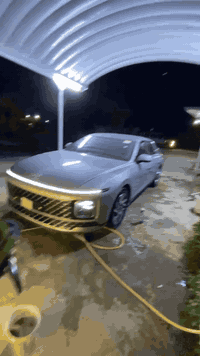 ازيرا 2025 وارد كوري غاز فول مواصفات ماعدى الفتحة فول الفول كفالة عامة
-بصمة أبواب وتشغيل عن بعد
- كشنات تدفئة تبريد كهرباء وسترين تدفئة والكشن الخلفي  تدفئة 
-رادارات جانبية وحساسات امامي خلفي 
-مانع تصادم 
- لد نهاري 
-ويل 20
-تحكمات ستيرن جهتين 
-قيادة ذاتية وكروز سرعة 
-كشنات جلد
-مرقم قادسية 
-جام اوتو اربعتهن 
-محرك 6 سلندر
-شاشة متصل ( ابل كار بلي )
-سايد بريك بصمه 
-السعر 270 
-العنوان ديوانية قضاء الدغارة للتواصل ***********
