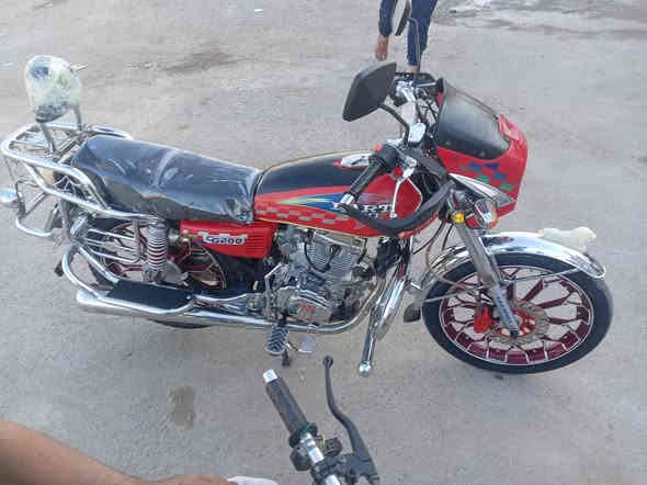 السلام عليكم بارت للبيع أو المراوس بقفاز موديل 23 شرط نضافه فول السعر 850.
*********** تصل المكان كياره
