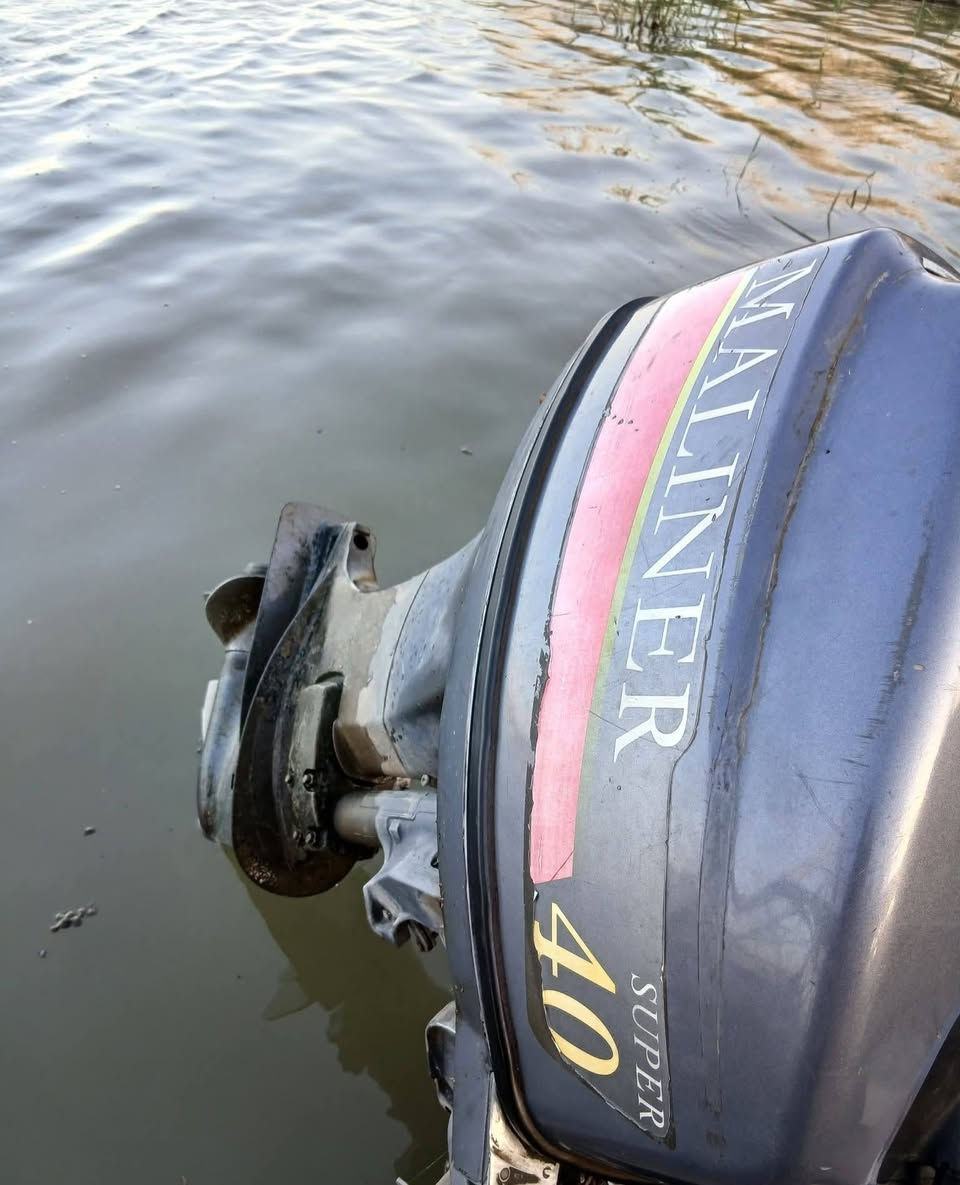 سلام وعليكم مكينه مارنر اربيعن 40 المحرك مبدل بي بس البوربرنك الفوك والكير بس الجبنه  مال البروانه مكاني ابو الخصيب محيله الصكاروه ***********
