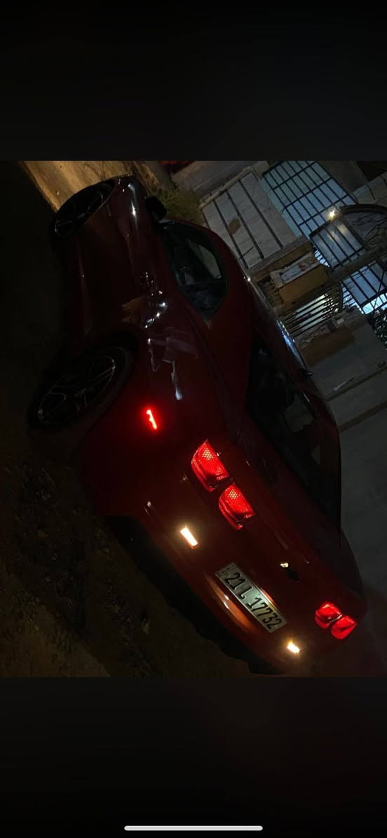 السلام عليكم 
كمارو 2013 ماشيه 217
بيها بس جاملغ كلير والباقي كفاله 
سعرها 100  ***********
