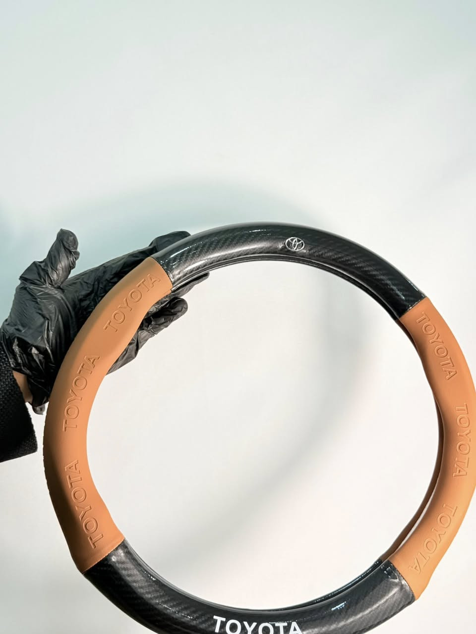 سعر القطعة 3 الف دينار عراقي بيع كل الكمية حصرا
200 قطعة 
سعره من الصين بدون شحن 3.2$ 

جميع أنواع السيارات هاي الكوالتي فقط كاربون فايبر لامع 

للتواصل وتساب 
***********
