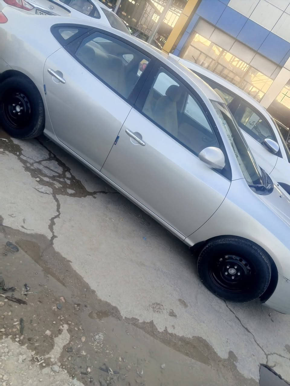 سلام عليكم سياره انتره خليجي مديل 2010 مكفوله كفاله عامه من ضربه وتبديل سياره رقم بغداد دولي سنويه امجدد 30 ماشيه بسمي العلوان النجف الاشرف حي الميلاد ***********
