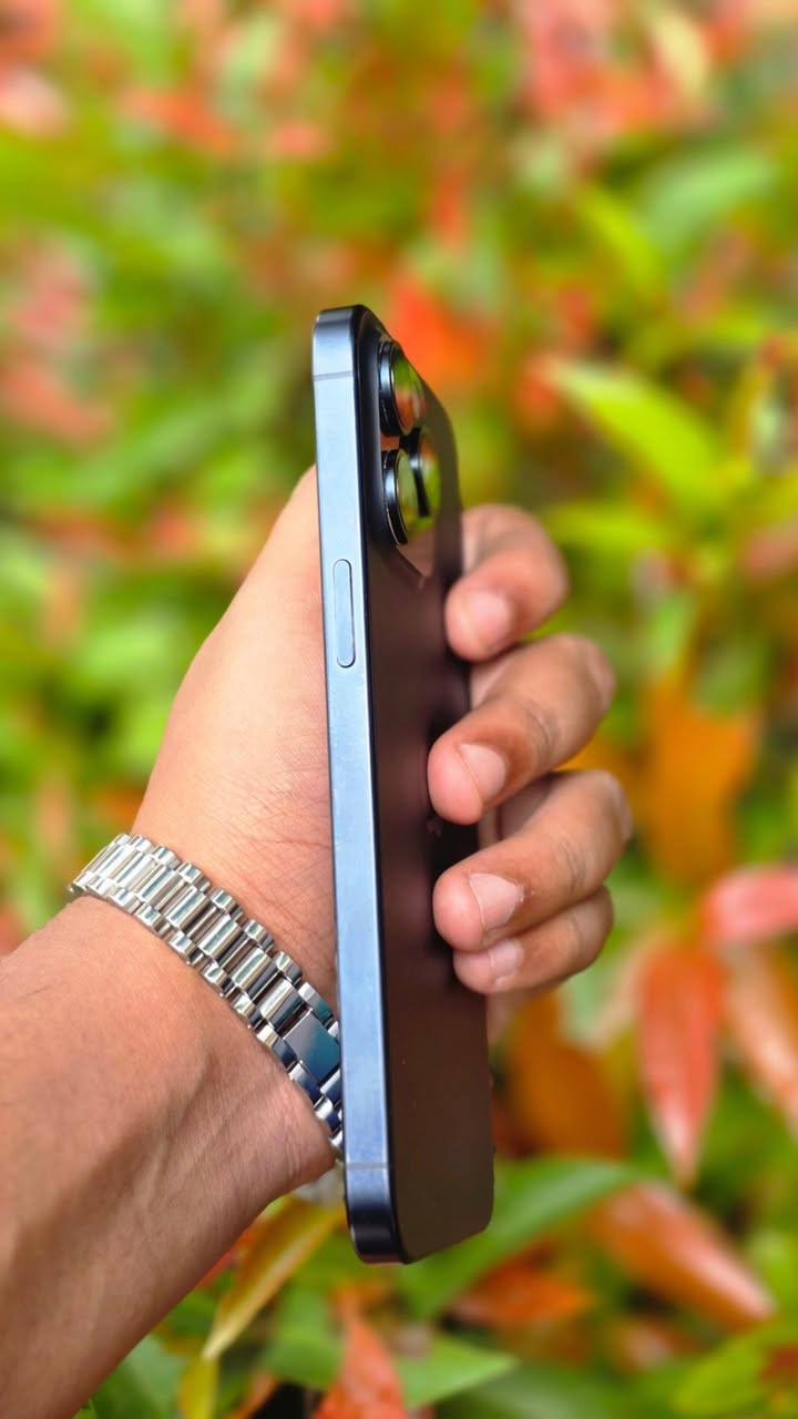 iPhone 15 Pro ماكس بطارية 🔋 85 ذاكرة 256 النظافه فول الاستفسار عن هذا الرقم***********
