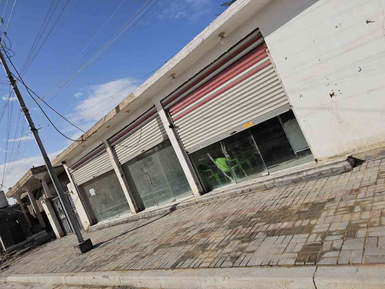 كاعد
تريد تفتحلك مشروع ؟
وصلت محلات نضيفة في النعيم قريب على خليفة بن علي
جام خانة جاهز ما تخسر شي 
***********
