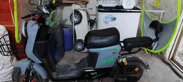 السلام عليكم مظلة مطريه للبيع بعدها جديده
سعرها ١٥ ألف قفل 
الشراي يتصل ***********
