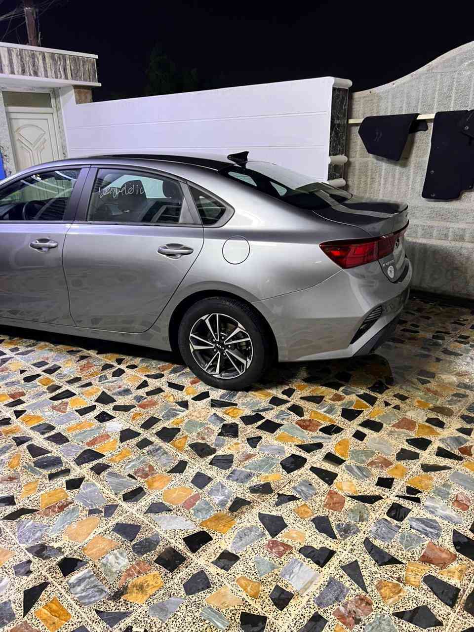 السلام عليكم كيا فورتي موديل 2024دخول جديد  تبديل بنيد فقط بدون رقم محرك 2000دوش مواصفاتها المعروفه اشاير بلمري رادر امامي خلفي تحكمات بلستيرن مثبت سرعه تحديد مسار  مكان السياره بغداد السعر 140 ولماتفيده يدعيلنه بلرزق ملاحظه السياره بدون رقم ***********
