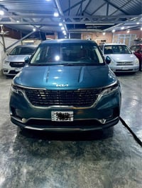 كيا كرنفال ٢٠٢٣ فول مواصفات حادثه باب الصندوك فقط ماشيه ٤٨ الف مرقمه ا...