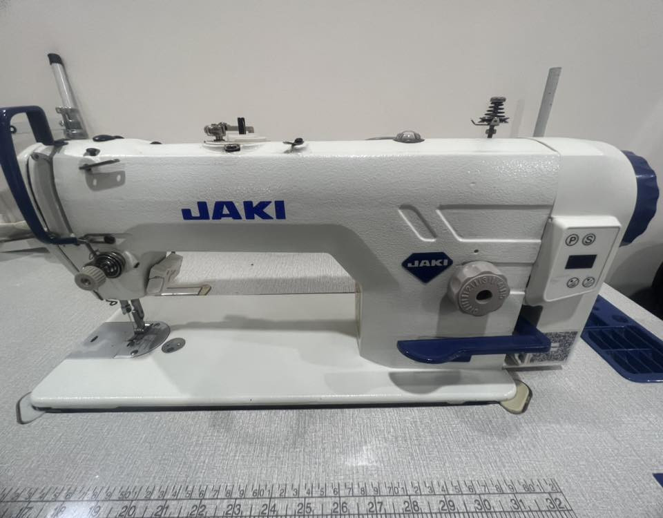 مكينة خياطة ماركة JAKI 
سعر مكينة الخياطة ٣٠٠ الف 
السعر ثابت قفل 🔒 

_غير شامل التوصيل _ الموقع بغداد الكرخ 
رقم التواصل : ***********

#اثاث
