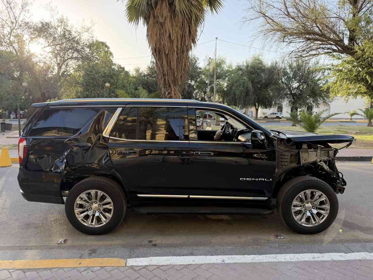 بسعر (430$)  2025 GMC YUKON DENALI
يوكن دينالي بترة 2025 الشكل الجديد فول 1/1 اعلى فئة باليوكن / بانوراما / شاشات خلفية بلاد / 5 كامرات / رادارات / اوتوبارك / نظام اليكسا / داتاشو امامي / سستم صوت بوس /

وصلت بغداد‼️تشتغل وتمشي سيارة خير من الله جديدة حيل
حادث كما موضح بالصور فقط … ✅ جاملغين وبنيد ‼️

الرادار الامامي والكاميرا موجودة مالتها / جاملغ امامي موجود بالصور منزلة / غاز التبريد مالتها البلادي مطاير 👍

تحتاج لايتات ودعامية امامية فقط ‼️واضحة بالصور …

ماشية 6 الف ميل فقط زيرو ‼️
ايرباكات دركة وبردة فقط ✅ 

داخلة بكتاب شهداء سكن بغداد معفي رقم مجاني ✅

سعر السيارة ‼️430$ ‼️430$ ‼️على وضعها ✅

مكاني الاعظمية للاستفسار اتصل ***********
