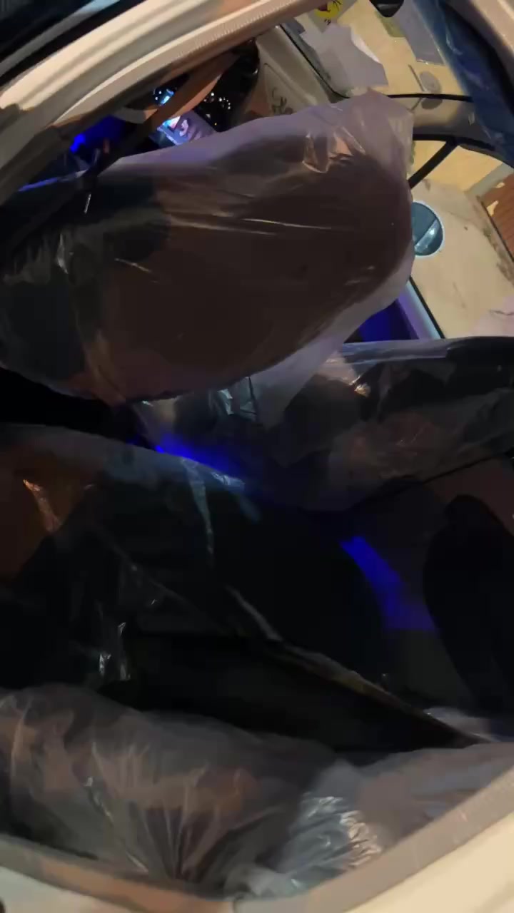 السلام عليكم كوكو موديل 2013 سنويا جديا شرط التحويل كابون بنزين ماشي /150/تخم تأتيرات صدر جديد شاشه اندروايت سياره حلوه ونظيفه /***********
