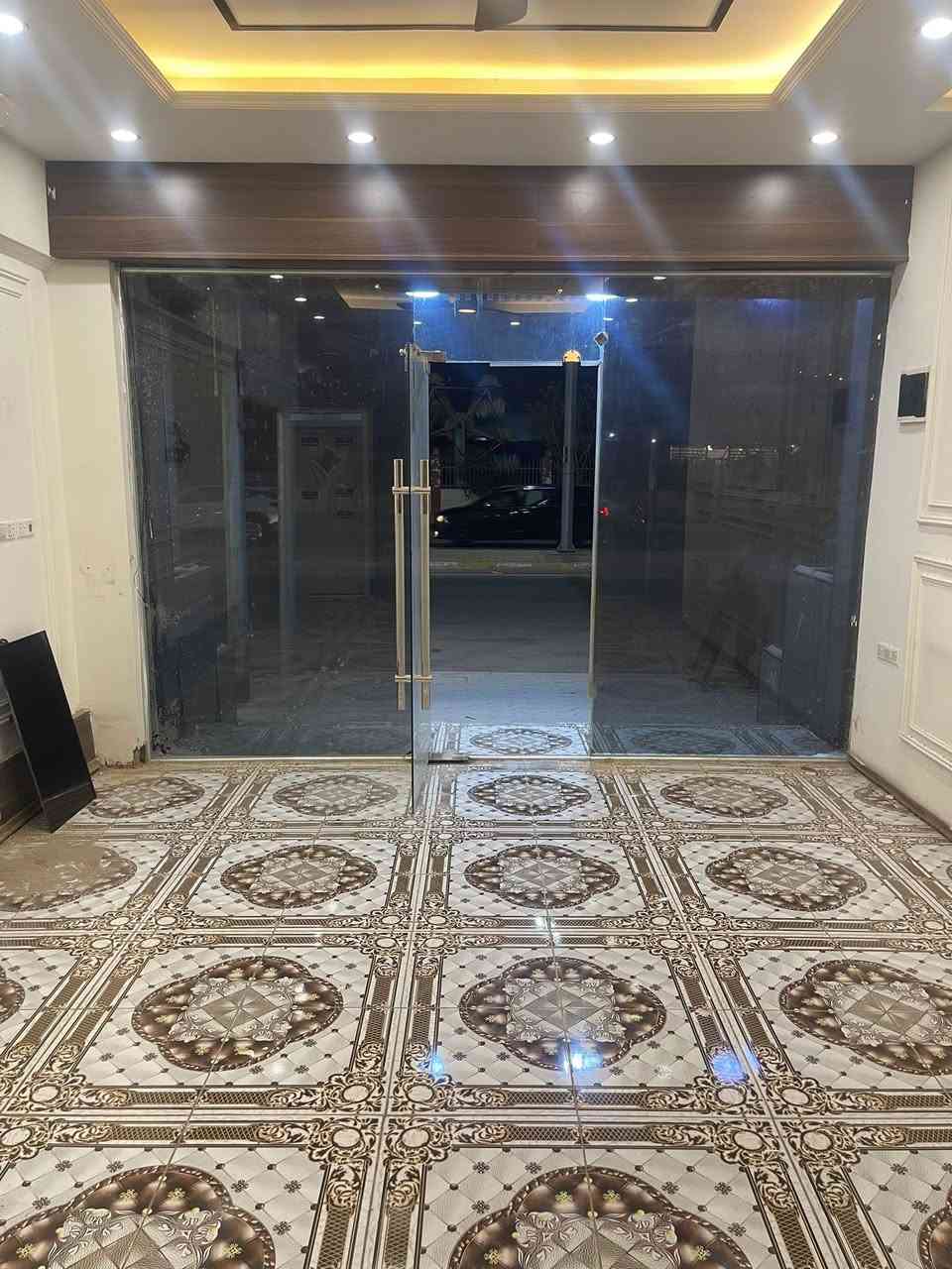 محل للايجار
الموقع الرمادي حي البكر مقابل النادي الملكي ومجاور مطعم هستريا يحتوي على ديكور وسقف ثانوي ومخزن وسبلت وجام خانة ومغسلة مساحة المحل 5 في 10للاستفسار اكثر اتصل بالرقم ***********

