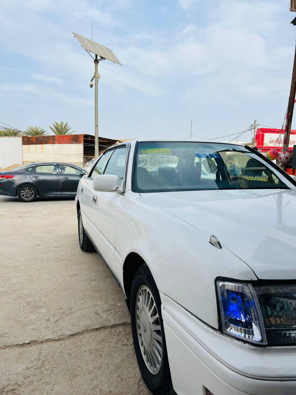 السلام عليكم سياره كراون راس الثور فلات مكفوله كص ونقل جثه ورسميات رقم كربلاء نكليزي تحويل ثاني  مكينه 3000حداديه جديده كير جديد لايت ام عيون شاشه  كامره دواره سياره جاهزه ربع ماتخسر عليه ترايك للبصره السعر 93وبيه مجال للشراي لاستفسار الاتصال ***********او‏‪***********‬‏المكان بابل الهاشميه
