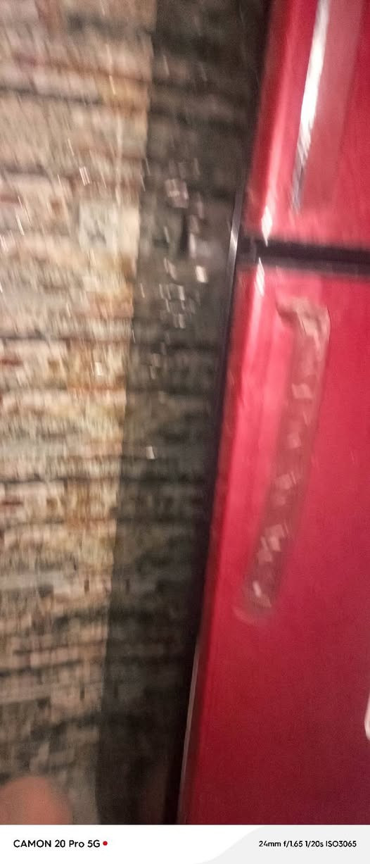 السلام عليكم ثلاجه للبيع بغداد مدينه الصدر والسعر على هذا الرقم***********
