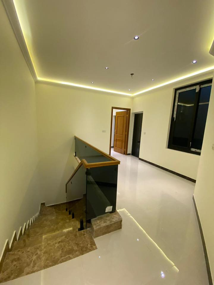 🔱لـــلـــبــيــع في الــسـيـديـه 🔱

📍موقع السيديه الظباط ضهر جامع الاقصى 

🏠مساحه 130 متر واجهه 6،5 نزال 20 

شارع 15 رصيف 2 متر 

جديد ممسكون بناء سنه 2025 

يتكون من مدخلين 

مطبخ صاله +خدمات الى الصاله جلسه وغرفه نوم سويت

الطابق الثاني ثلاثه نوم خدمات عدد ثلاثه 

الطابق الثالث غرفه نوم صاله مطبخ خدمات عدد 2 

واجهه مـرمـر 

ارضيه مرمر 

باب داخل تفصال 

باب قاصه 

سبالت دفن 

كامرات دفن 

خزان ماء عدد 3 

سخانات عدد 3 

🔴 نكفيك عناء البحث ✔️ لتمتلك عقارك

عندك بيت 🏠 وحاير شلون تبيعه نحن نجيبلك المشتري وبسعر الذي يناسبك

عندك بناء 🏗️ وما عندك وقت تبني نحن نبني لك بأسعار تنافسيه وبكوادر هندسيه مع توثيق مراحل العمل بالتصوير حتى تكون مطمئن

‏‎المراسلة عبر الصفحة او الاتصال على الأرقام التاليه

عندك عقار تريد تستثمرة ومتعرف شلون ❗️

تكدر كلشي تسوي تبيع وتشتري وتستثمر وأنت مطمئن 💯
‏‎📲 أرسل رقم (1) وسيتم الرد عليك فورًا 

‏‎💰 التعامل والتفاوض مباشر مع صاحب العقار 
بسعر مميز جداً فقط 650 مليون وبي محال
للاسـتفسـار الاتـصال علـى الارقـام التـاليه 

***********
***********
━━━━━━━━━━━━━━
#بيت #عقارات #منزل #بيع #وساطة_عقارية
#شركة #سيدية #بغداد #عراق
#عقارات_السيدية
#عقارات_الكرخ #ايجار_تجاري
#بنايات_سكنية
#عقارات_القادسية #عقارات_اليرموك #عقارات_المنصور
#عقارات_الحارثية #عقارات_الكاظمية #عقارات_الاعظمية
#عقارات_العطيفية #عقارات_حي_الجامعة
