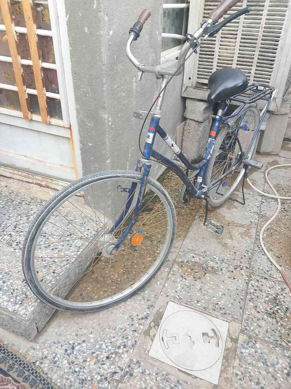 بشكل البيع نضيف ويا جملغاتع ويل خلفي البلادي بسعر 78وبي مجال الاستفسار ***********مكان البايسكل كربلاء الجديه حجم البسكل 27
