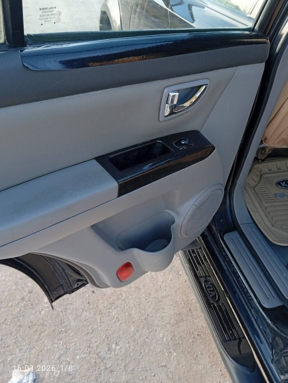 سلام عليكم ورحمة الله وبركاتة من رخصة الادمن الغالي سياره للبيع سورنتو موديل 8  امريكي مصبوغه حزام   محرك 3800 بغداد تخم تاير جديد حتى السبير جديد باتري جديد قاعدة البانزين جديد نوزلات بلكات مجاول كله جديد السنويه صاقطه صار يومين رقم لماني  تبريد تتفئه ترايك  وين متريد مكان السياره بابل جبله  السعر  خاص او اتصل ***********/ ***********
