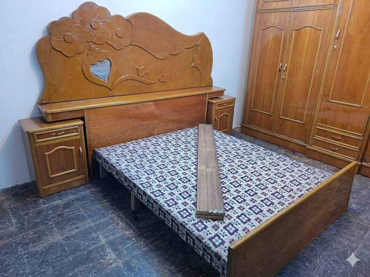 غرف نوم عدد اثنين طابقين داخل وخارج صاج ضهر جرجوبه زاويه كنتوري خمسه ملم دنك جاوي ميز هديه عنوانهم كوت حي الجهاد شارع النجارين نجارة ومعرض الحجامي الاتصال او مراسلة الصفحه سعرهم مع الشد والنقل علينه داخل الكوت علمآ كل غرفه وسعره يختلف عن الثانيه ***********

