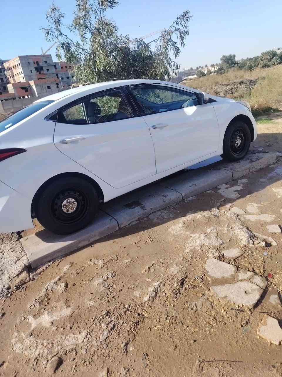 السلام عليكم.. النترا للبيع اللون ابيض موديل ١٥خليجي مكينة ١٦٠٠ رقم ذي قار سنوية ل ٢٧ جاهزة كير مكينة تبريد السيارة صبغ عام بيه جفية خفيفة إثر طخة الجاملغ الخلفي مكان السيارة ديوانية السعر ٣٨ وبيه مجال الشراي يتصل *********** ابو عباس
