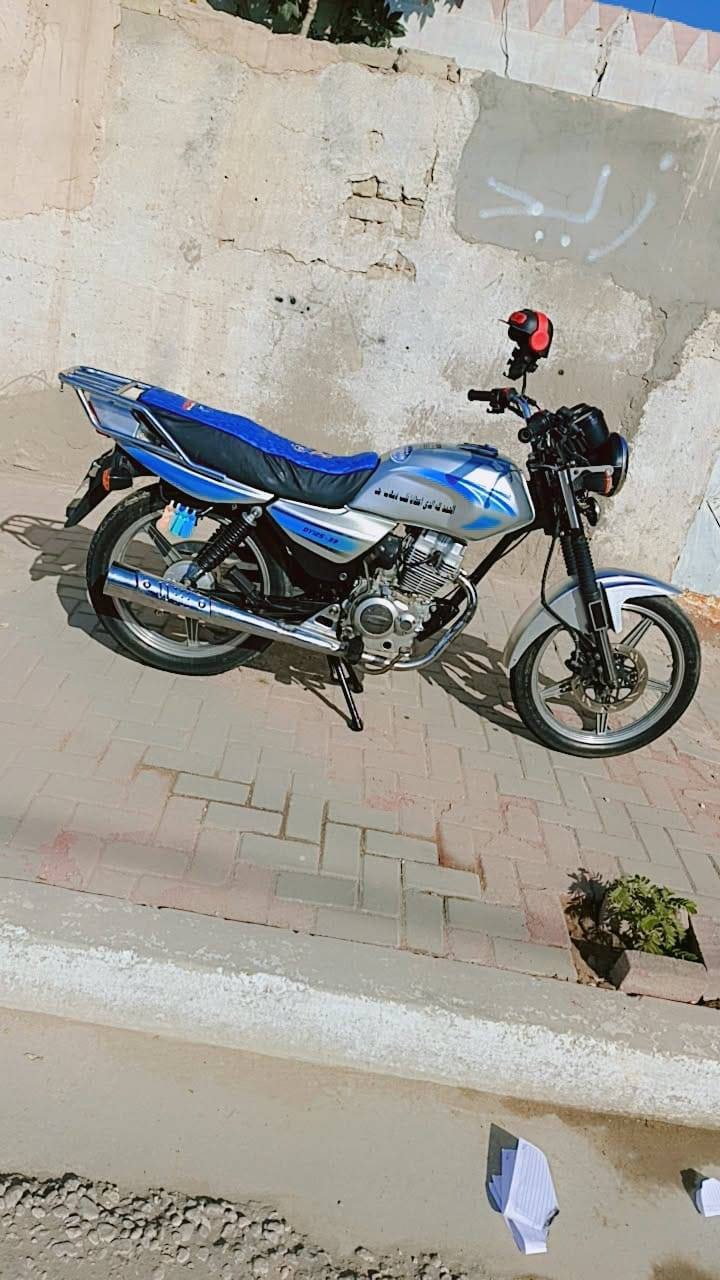 سلام عليكم دايون عضم مديل 2022 مكفوله صويج سجينه كهربايات سلف كله شغال  اي نقص مابيه دراجه جديدة  مكان كرب لمام عون كلك كلك سعره 825 ///////***********//// *********** شراي ينتصل وبي خير ودلل
